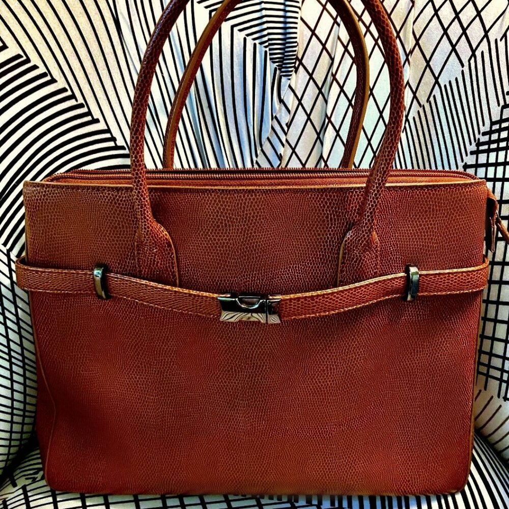M.LONDON TAN PURSE